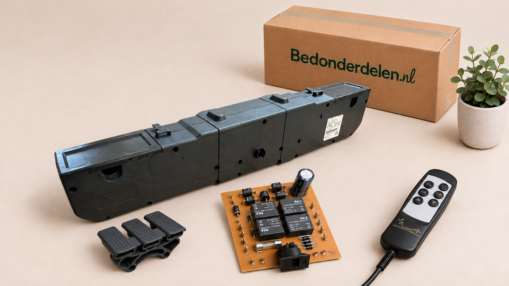 Bedmotor, afstandsbediening, lattenhouder en printplaat van Bedonderdelen.nl